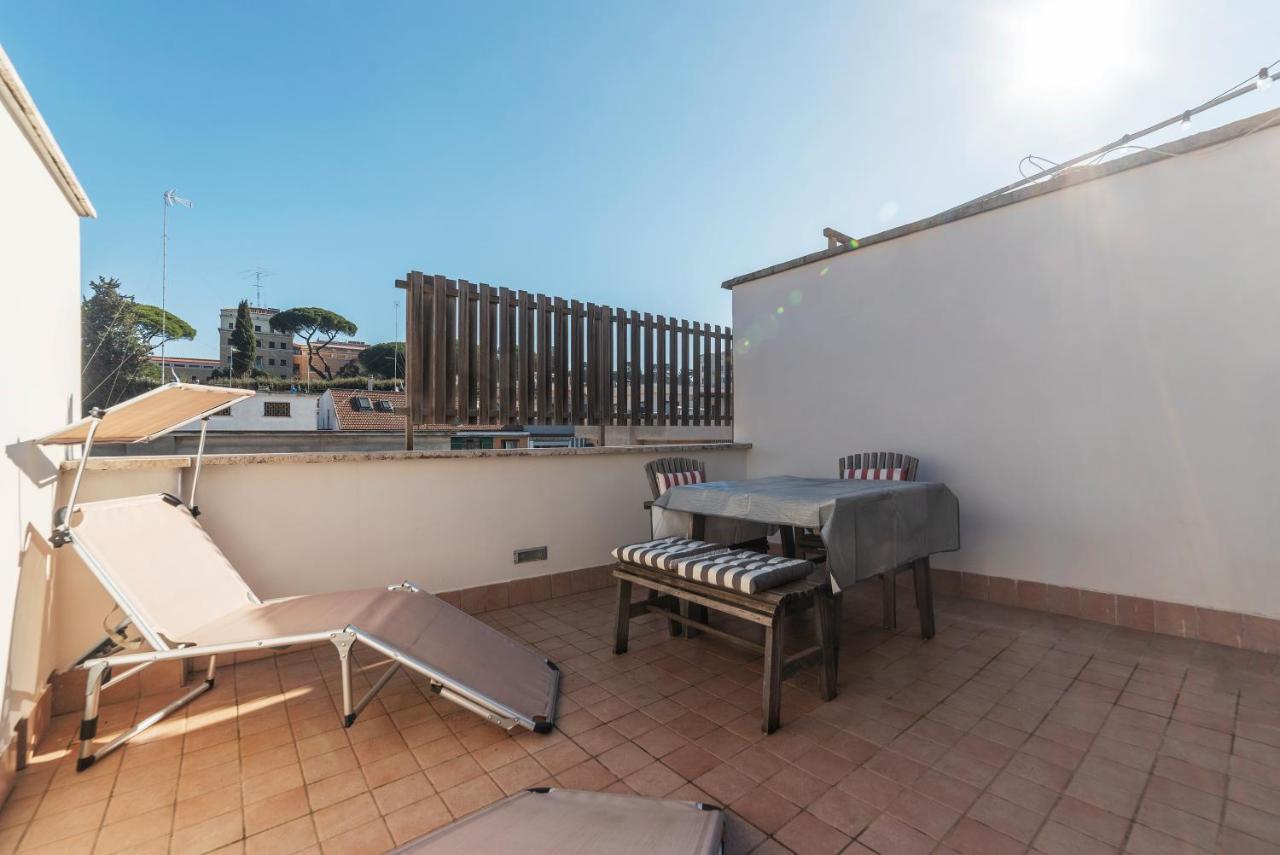 Bright Apt With Views Of San Pietro ローマ エクステリア 写真